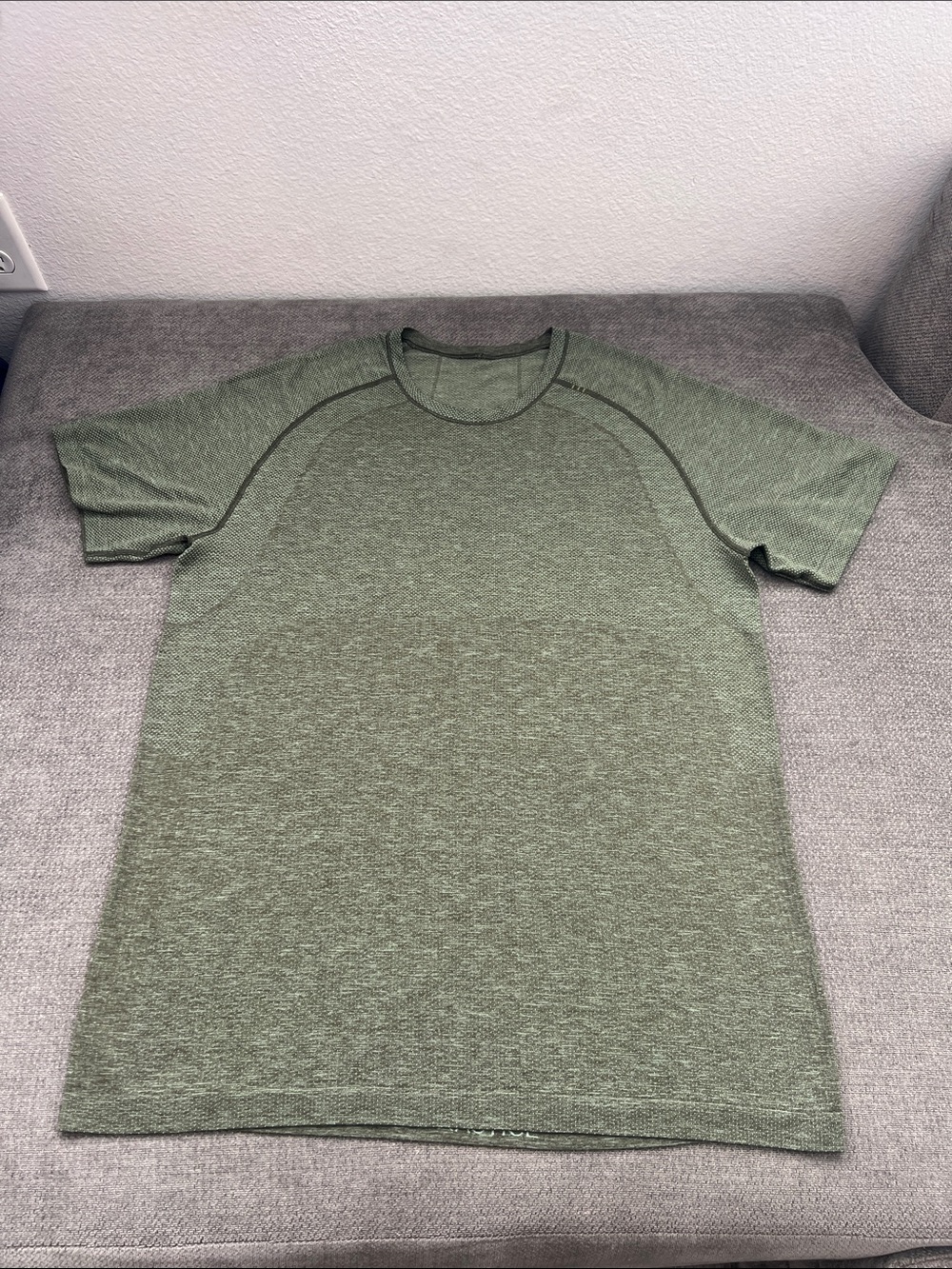 lululemon athletica Men's Short Sleeve Tee - Olive Heather